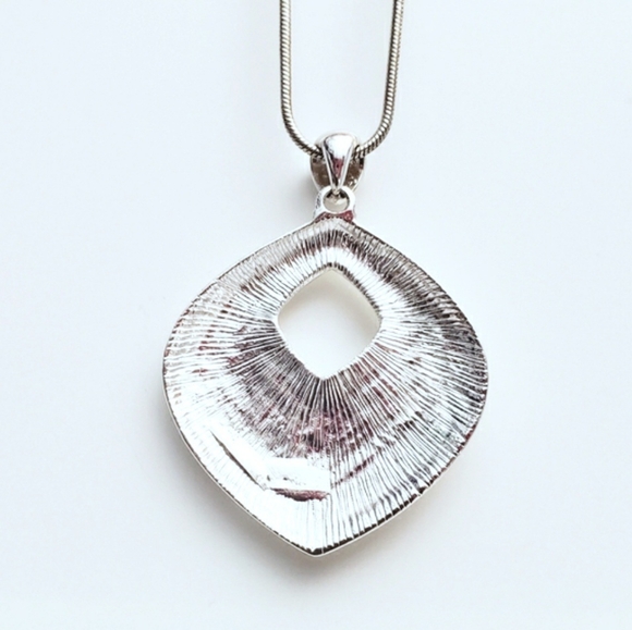 Absolutely Gorgeous Enamel/AB Crystal Rhinestones Pendant On Silver Chain - Picture 3 of 7